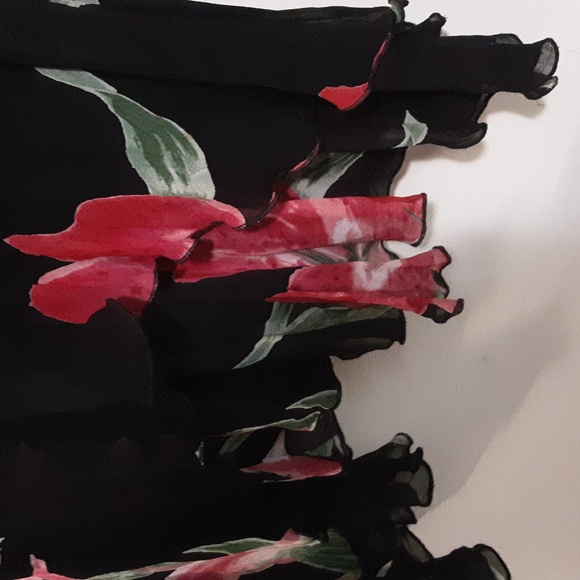 Floral V-Neck Dress - Picture 8 of 10